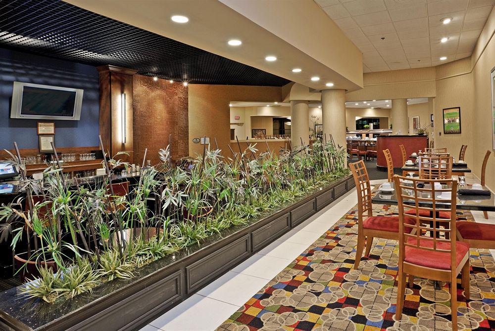 Doubletree By Hilton Winston Salem - University, Nc Restaurant foto