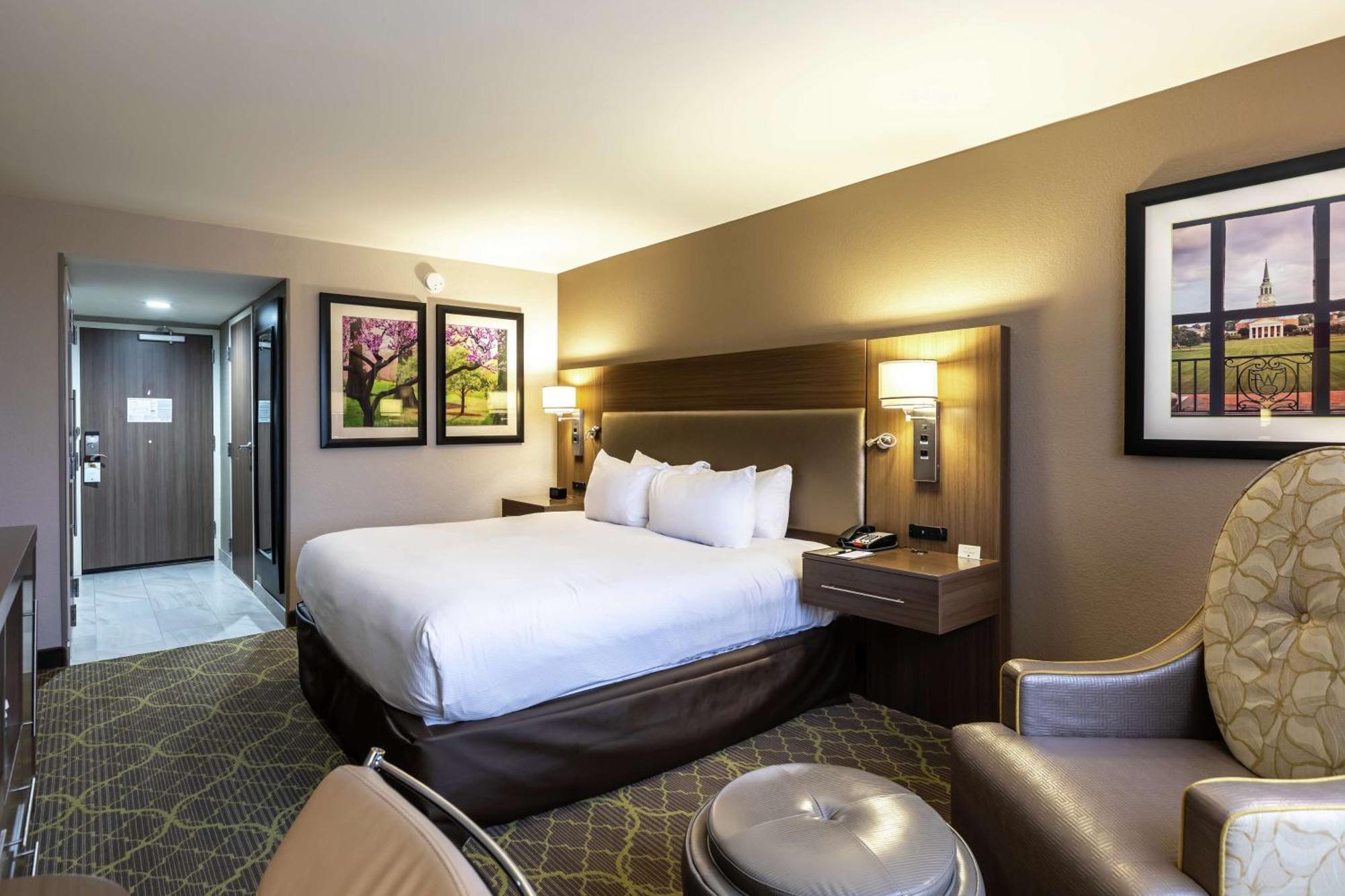 Doubletree By Hilton Winston Salem - University, Nc Exterior foto