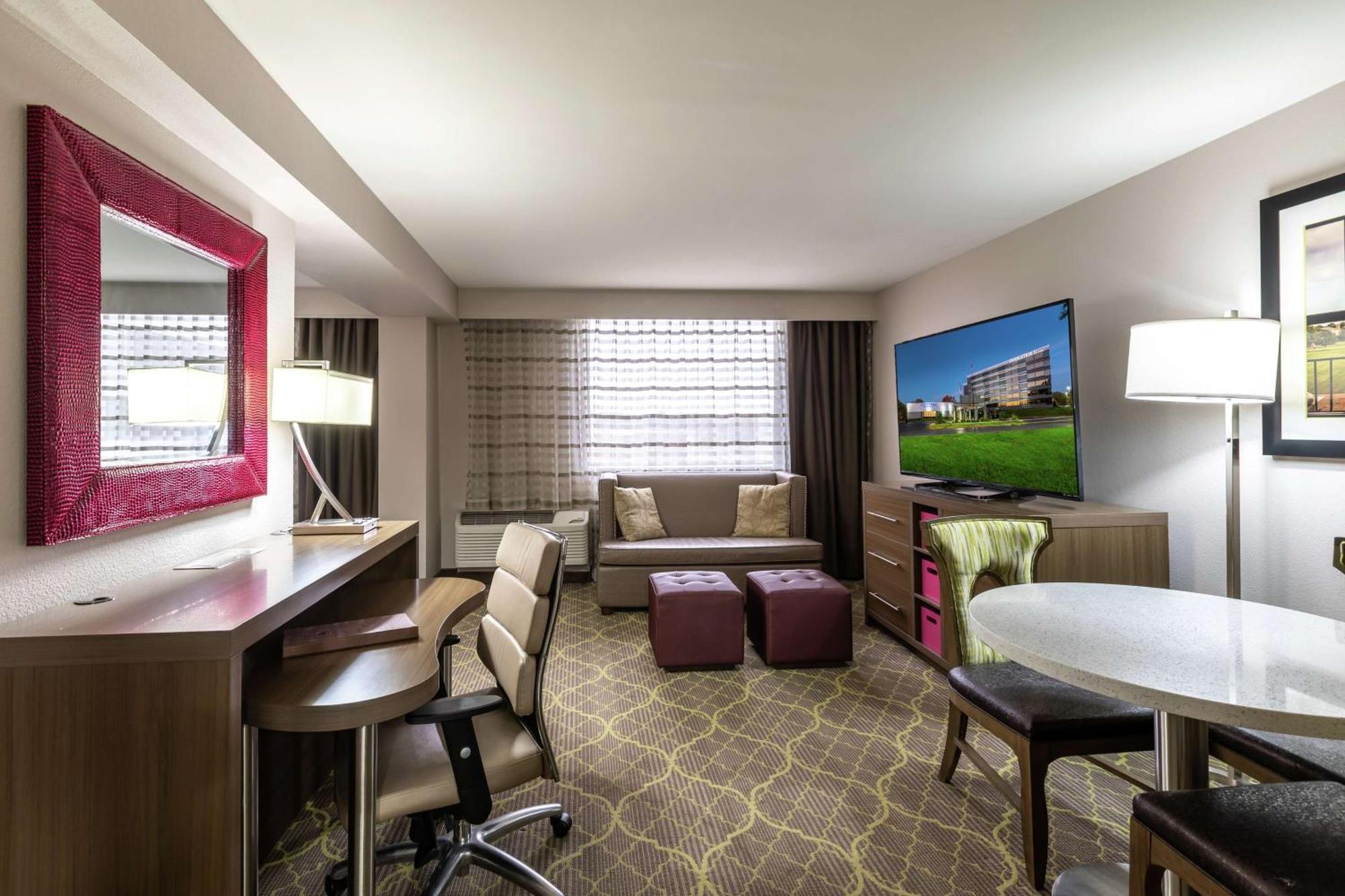 Doubletree By Hilton Winston Salem - University, Nc Exterior foto
