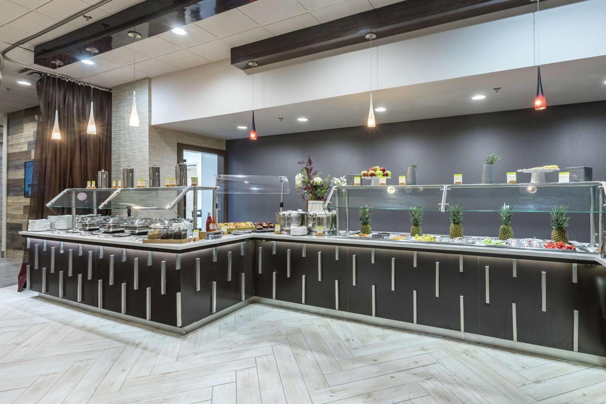 Doubletree By Hilton Winston Salem - University, Nc Exterior foto