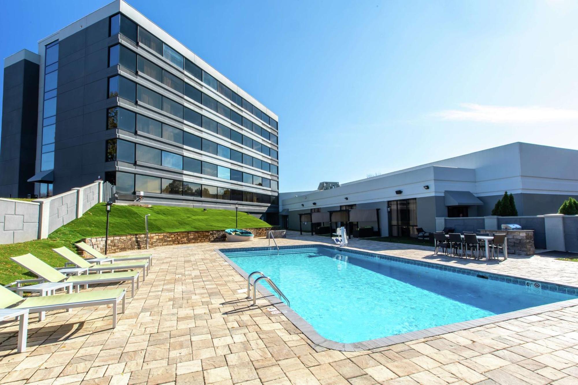 Doubletree By Hilton Winston Salem - University, Nc Exterior foto