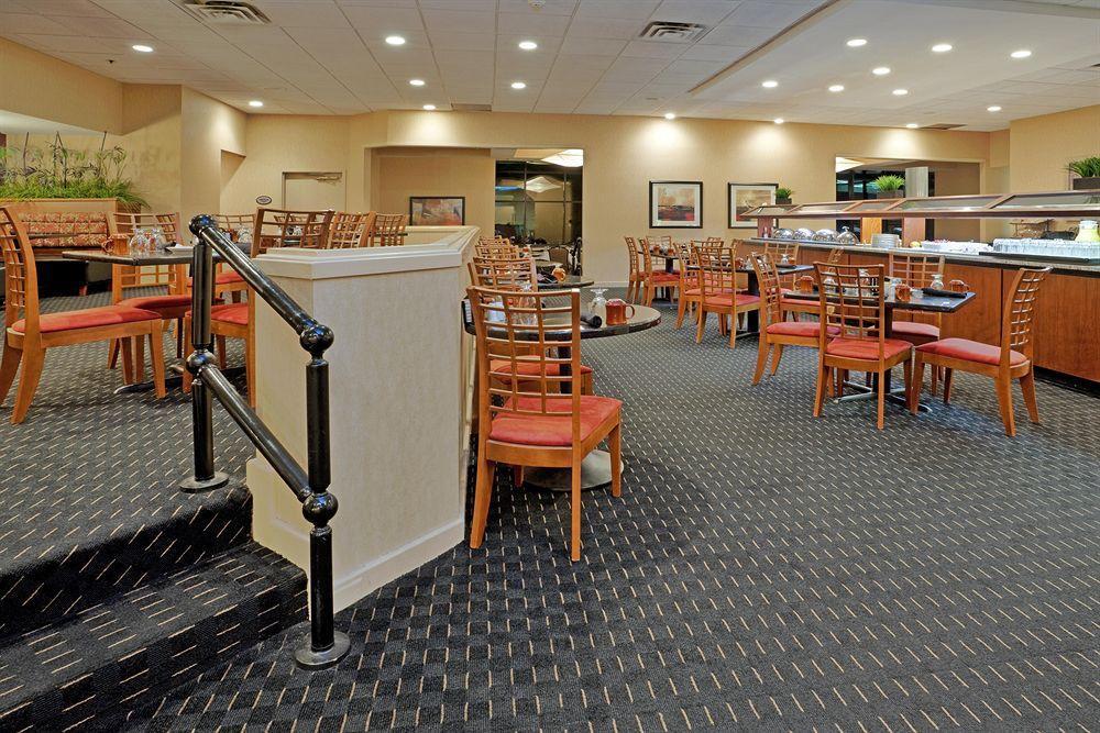 Doubletree By Hilton Winston Salem - University, Nc Restaurant foto