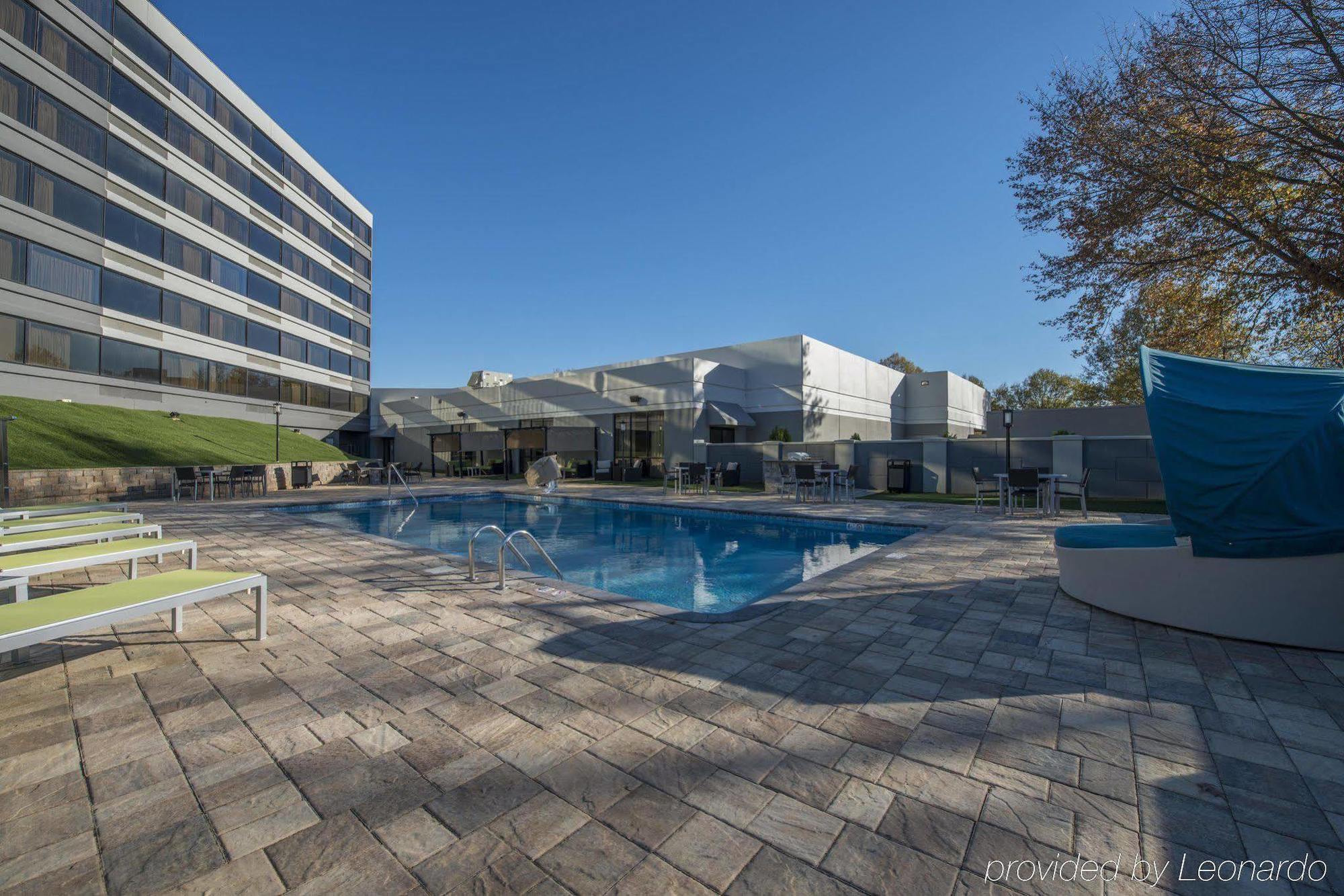 Doubletree By Hilton Winston Salem - University, Nc Exterior foto