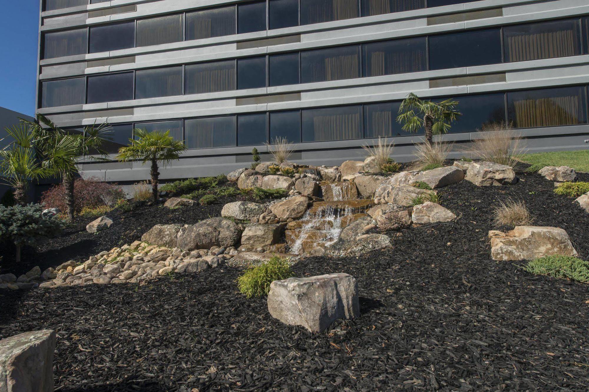 Doubletree By Hilton Winston Salem - University, Nc Exterior foto
