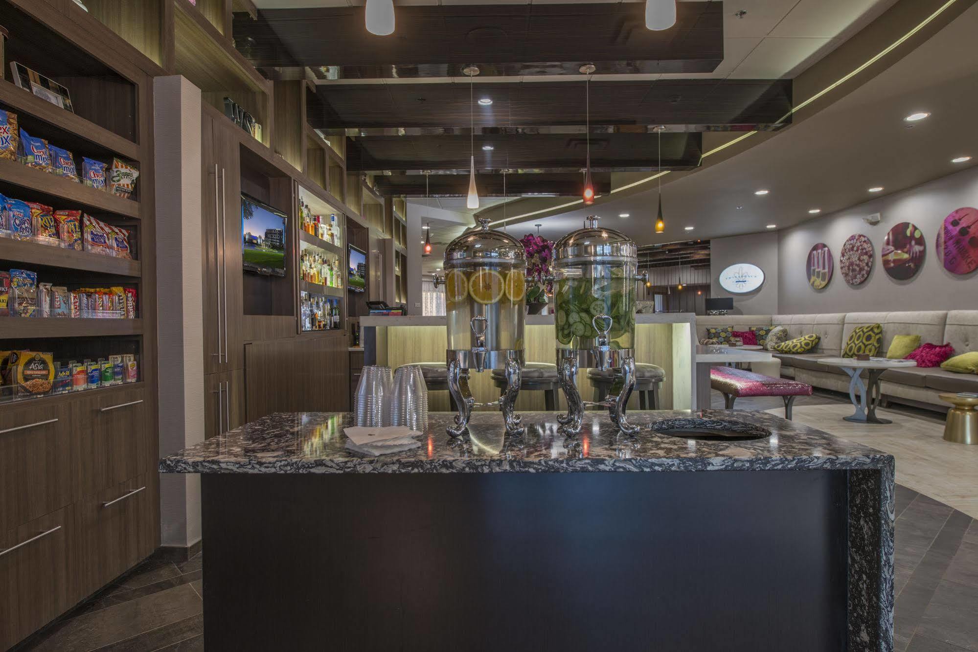 Doubletree By Hilton Winston Salem - University, Nc Exterior foto